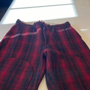 Woolrich men’s wool pants size 36 excellent condition tag still intact.